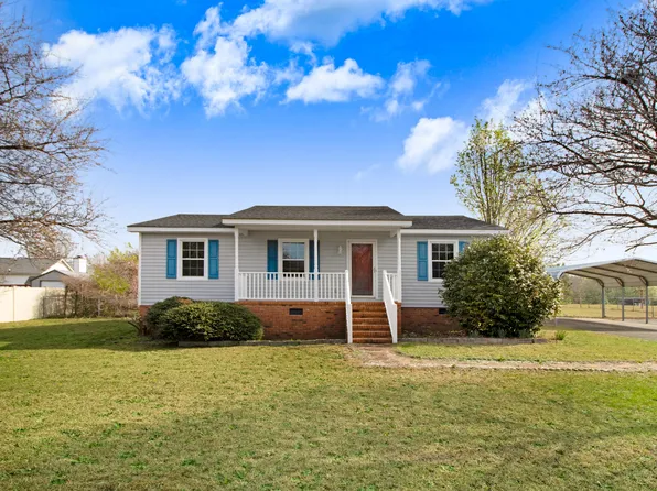 303 Wanda Dr, Pikeville, NC 27863