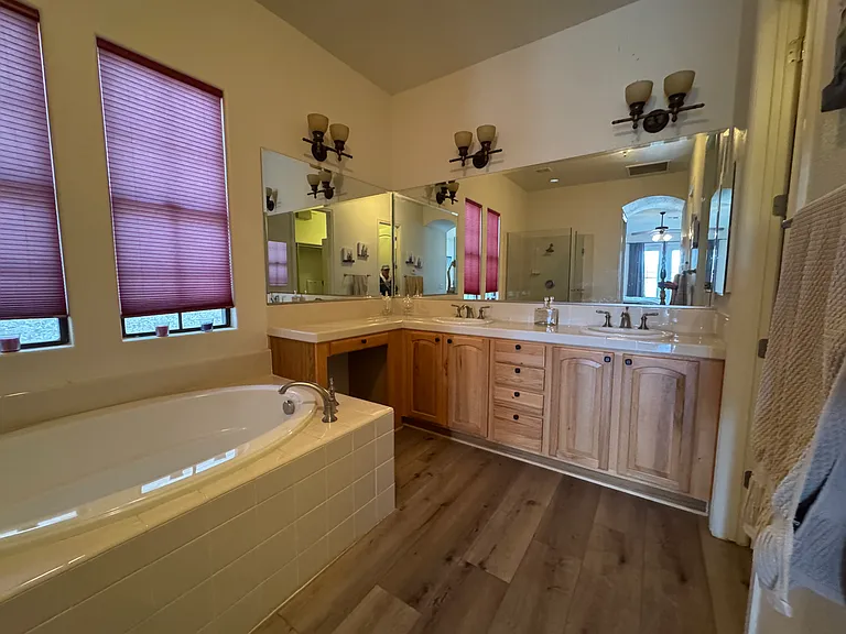 3111 Esmerelda Dr — Photo 22