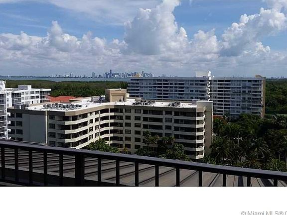 5th image of 251 Crandon Blvd APT 1105