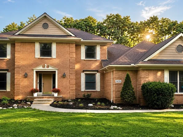 24299 Lynwood Dr, Novi, MI 48374