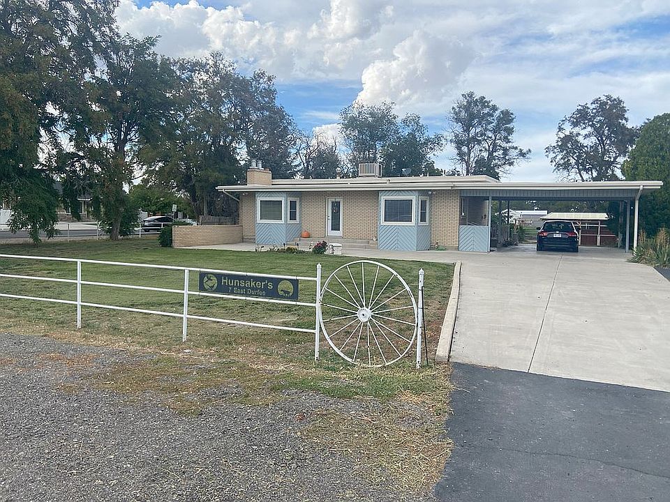 Exterior and front yard