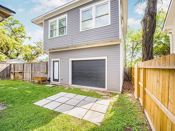 3rd image of 210 Tabor St