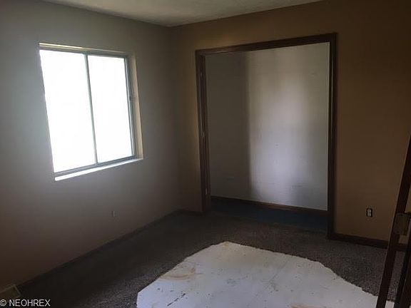 3rd image of 287 Ingleside Dr