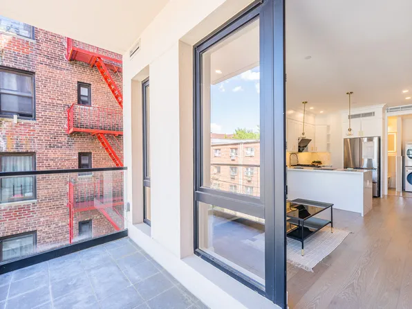 42-09 Hampton Street image 12 of 14