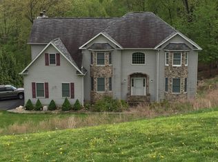 8 Deer Run Trl, Newburgh, NY 10922