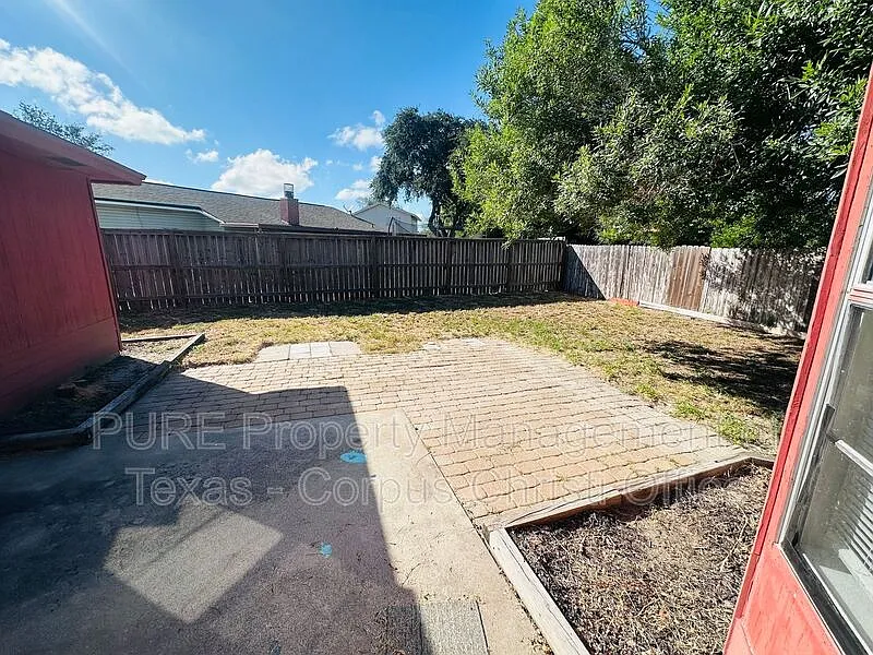 3 bed, 2.0 bath, 1255 sqft, $1,850 — Photo 2