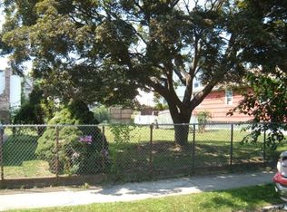 90 Price St, Bridgeport, CT 06610