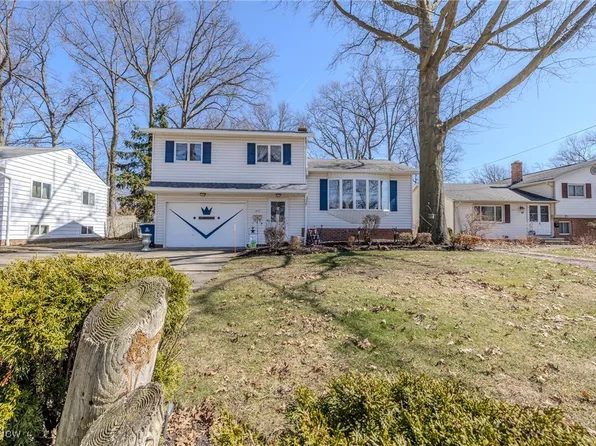 1617 Luanna Dr, Eastlake, OH 44095