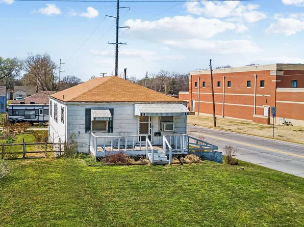 1421 N State St, Augusta, KS 67010