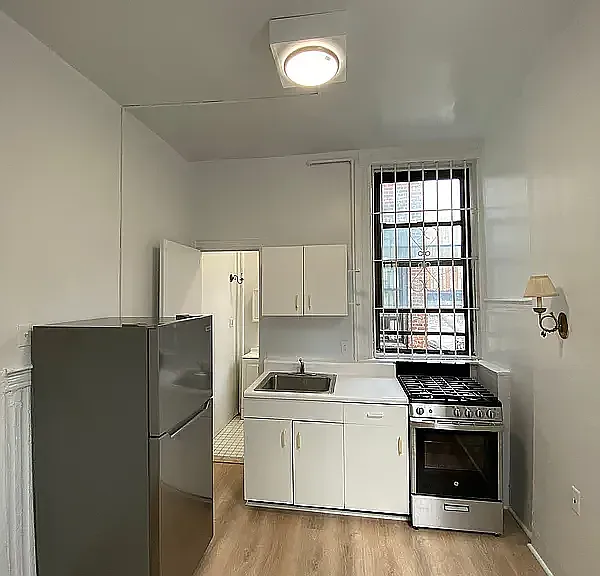 364 3rd Ave #19 — Photo 2