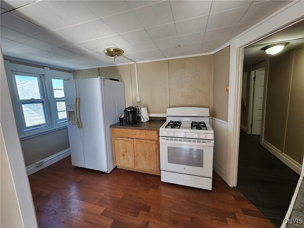 2 bed, 1.0 bath, 900 sqft, $925 — Photo 3