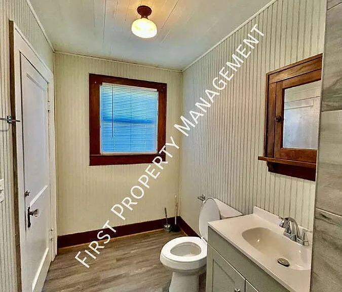 104 Foster St — Photo 12