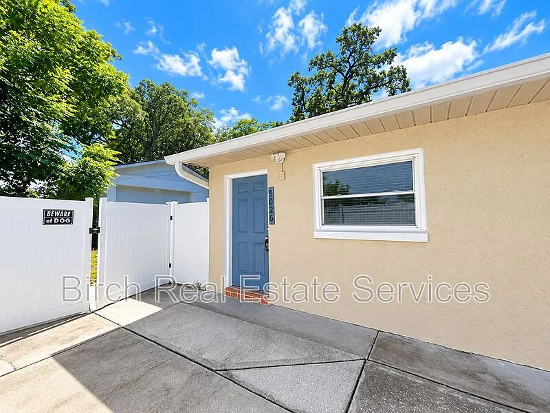 2 bed, 1.0 bath, 760 sqft, $1,395 — Photo 2