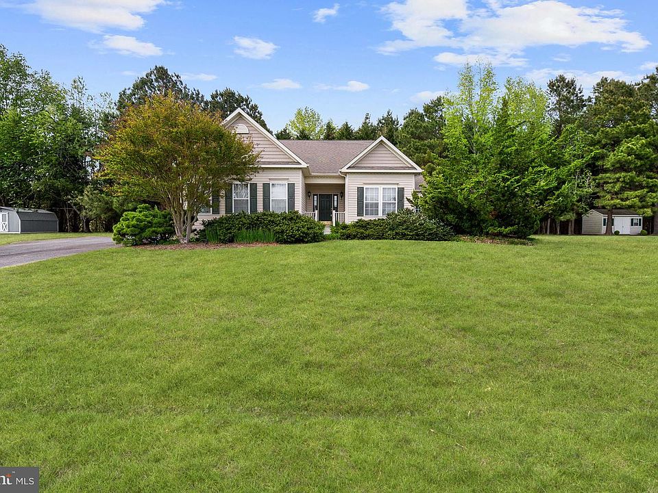 1st image of 11 Aintree Dr
