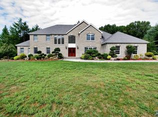 1 Buckingham Pl, Old Tappan, NJ 07675