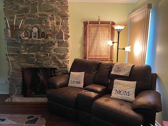 4th image of 6 W Millstone Ct APT 6A