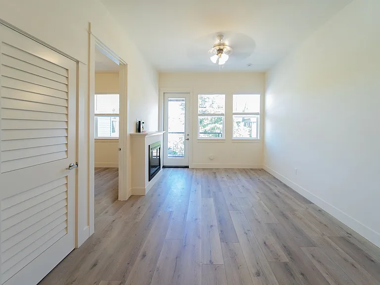 Capitol Hill Apartments — Photo 137