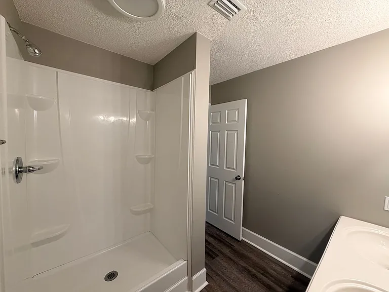 4 Lakeland Ct — Photo 13