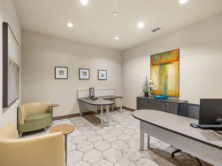 Lakeline East Apartments — Photo 17