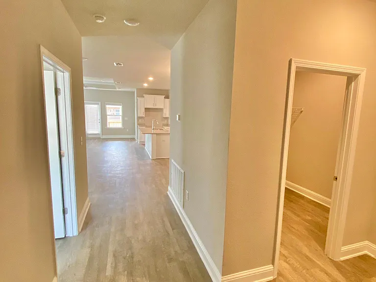 31720 Memphis Loop — Photo 10