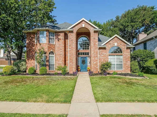 8001 Kristina Ln, North Richland Hills, TX 76182