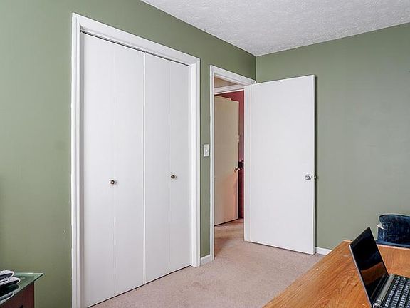 5th image of 106 Leona Dr