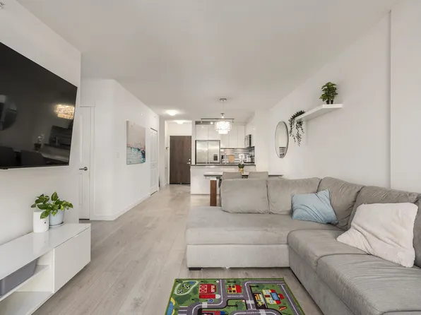 3168 Riverwalk Ave #210, Vancouver, BC V5S 0B8