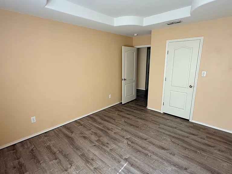 4405 Thunderbird Ave — Photo 107