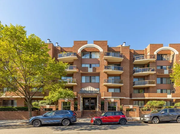 2320 Wisconsin Ave NW APT 310, Washington, DC 20007