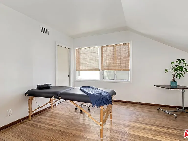 515 N Kenter Ave — Photo 25