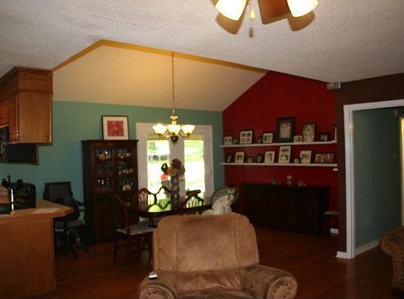 5th image of 278 Lakeside Dr