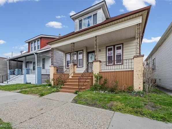 12140 Mitchell St, Hamtramck, MI 48212