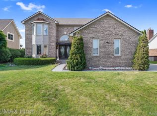 16845 Tower Dr, Macomb, MI 48044