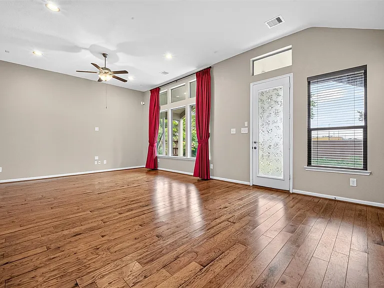 16419 Sheffield Run Dr — Photo 12