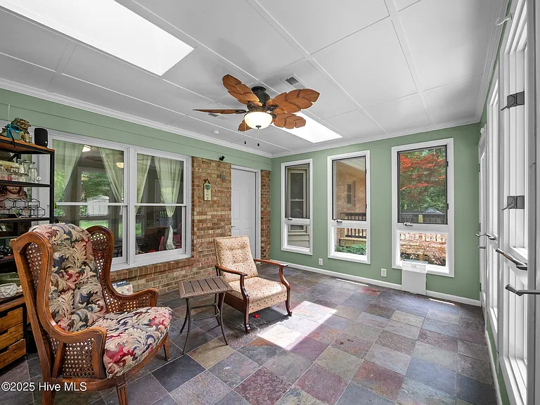 939 Eton Dr — Photo 37