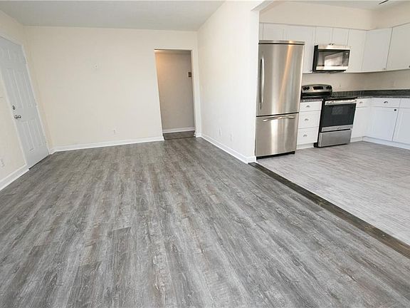 3rd image of 3164 31st Ave N