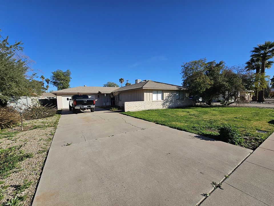 1st image of 1230 E La Jolla Dr