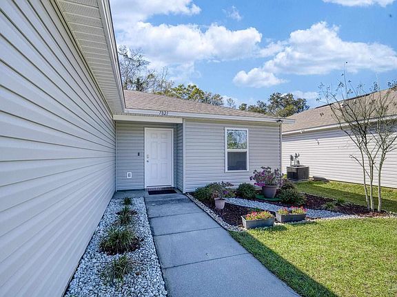 5th image of 7821 Maxton Rd