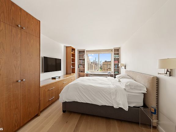 4th image of 2373 Broadway APT 1506