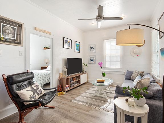 4th image of 605 Margaret St