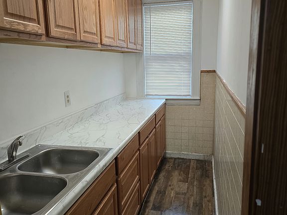 5th image of 53 South St APT 3