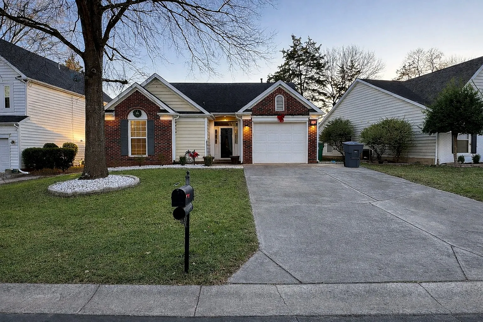13232 Lampmeade Ln — Photo 1