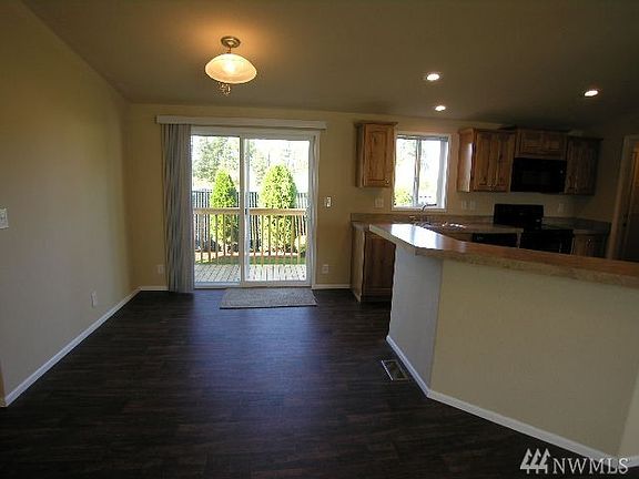 4th image of 2313 108th St E