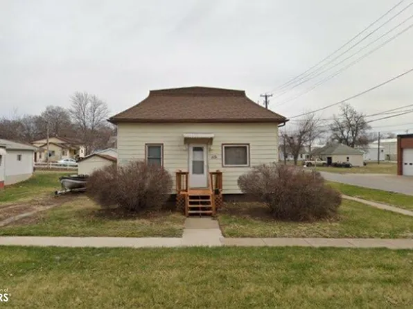 616 S 1st St, Oskaloosa, IA 52577