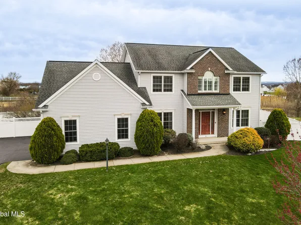 4 Teasdale Court, Colonie, NY 12189