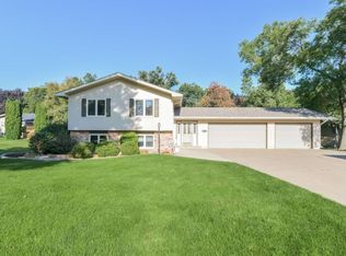 1477 Windemere Cir NE, Fridley, MN 55421