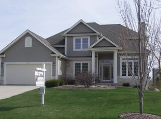 4865 W Berkshire Dr, Franklin, WI 53132