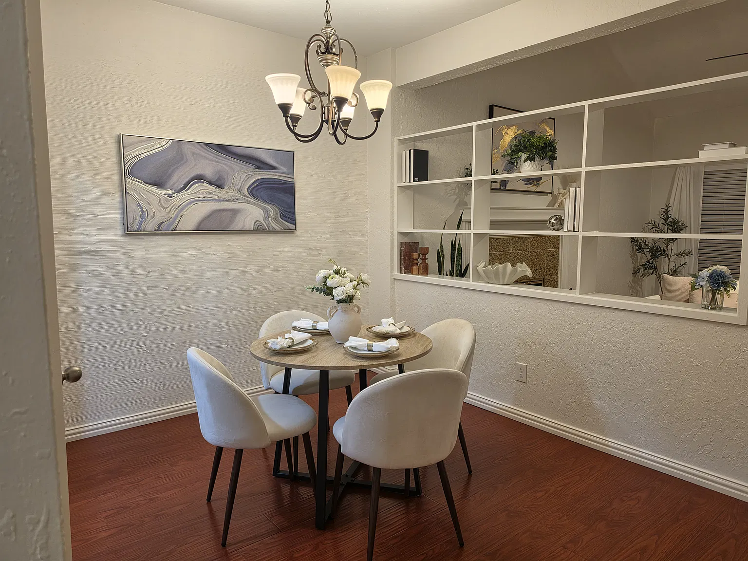 2 bed, 1071 sqft, $1,700 — Photo 3