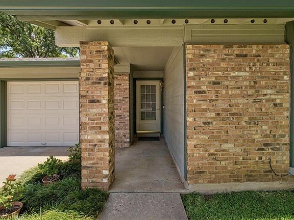 2nd image of 2506 Aldford Dr