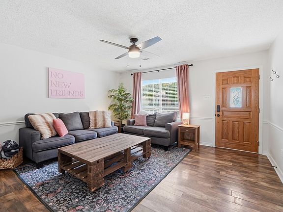 4th image of 2235 Rainbow Rd